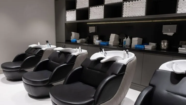 Smile Hair Clinic wash room